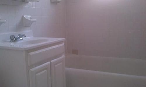4th image of 16309 Crocheron Ave APT 4A