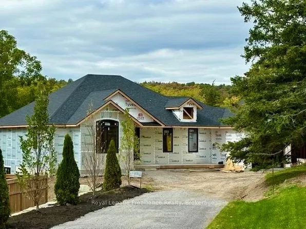 96 Sanford St, Brighton, ON K0K 1H0