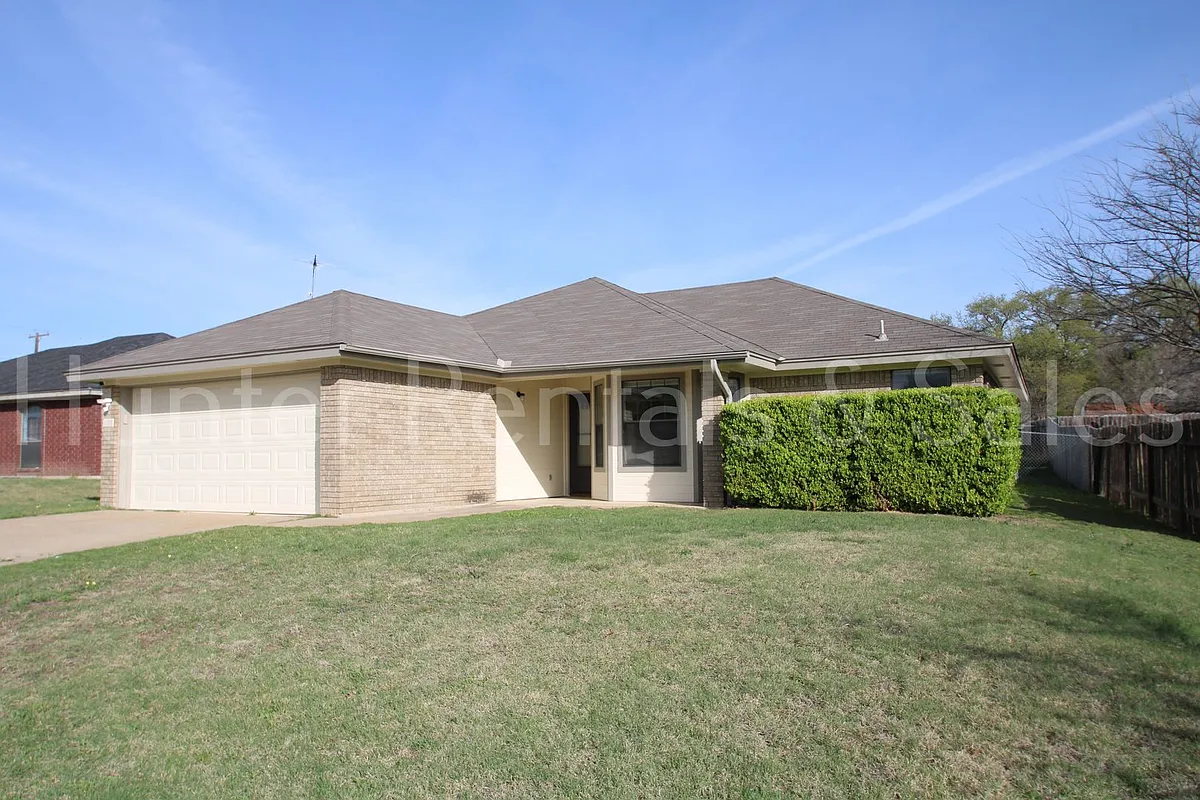 Building Photo - 4705 Fawn Dr