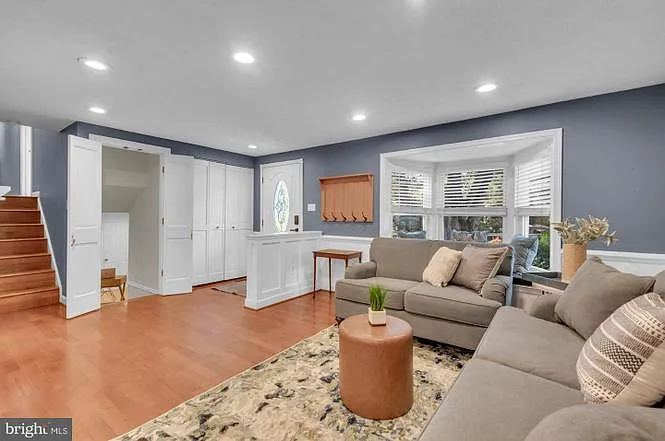 4 bed, 2348 sqft, $3,750 — Photo 3