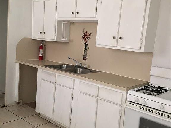 4th image of 2502 Estate Dr