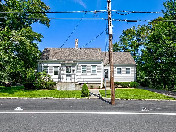 2nd image of 186 Pearl St #186