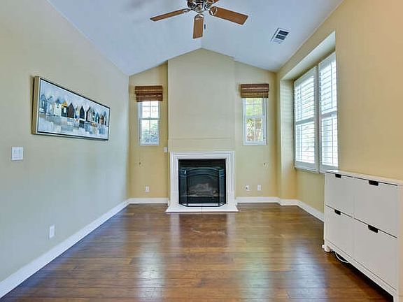 3rd image of 1285 Pome Ave