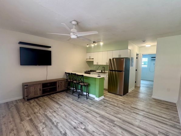 950 W 3rd Ave #4