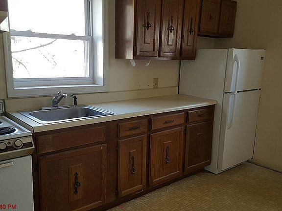 3rd image of 414 Sacandaga Rd APT 4