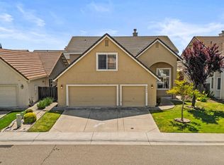 8990 Robbins Rd, Sacramento, CA 95829