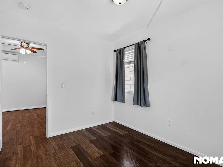 7705 Babcock Ave — Photo 4