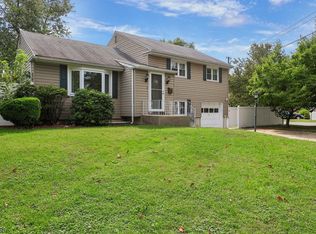 829 Amherst Rd, Linden, NJ 07036