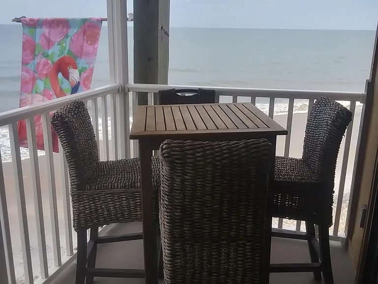 It's hard to find a better view of the ocean than this! Relax on this oceanfront balcony as you enjoy a cup of coffee.