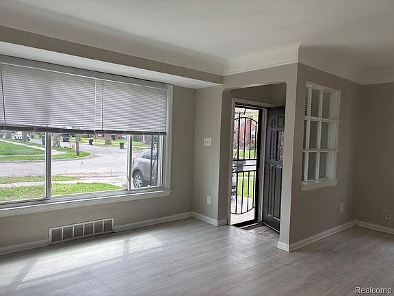 3rd image of 10078 Heyden Ct