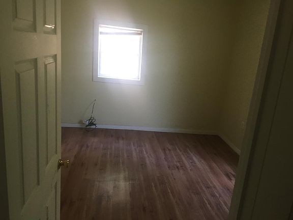 5th image of 221 E Market St APT 1