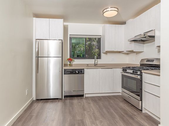 5th image of 1330 N Martel Ave APT 16
