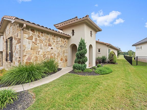 3rd image of 209 Grand Oaks Ln