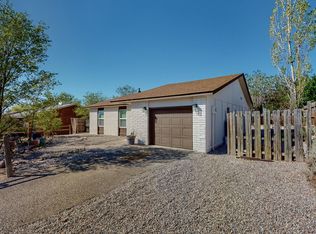 1746 Borealis Ave SE, Rio Rancho, NM 87124