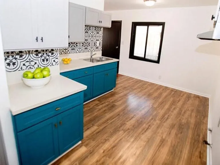 5304 Union Pacific Ave — Photo 6
