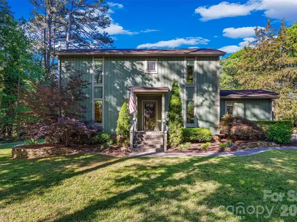 2237 Wintercrest Dr, Rock Hill, SC 29732
