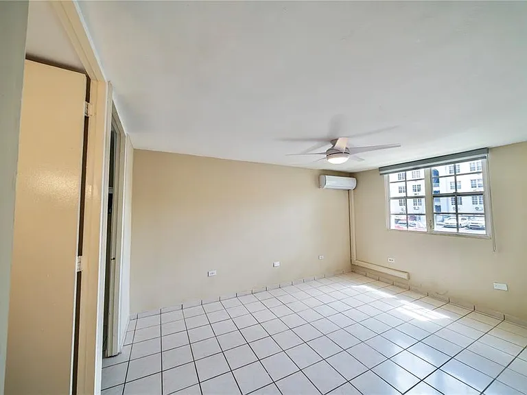 650 Calle Ceciliana #801 — Photo 9