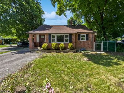 18 Maple Ter, Stanhope, NJ, 07874
