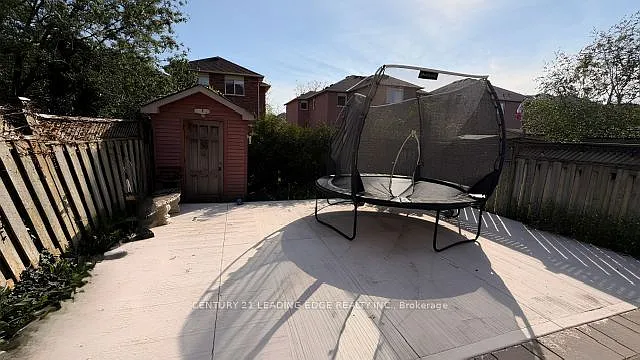 2443 Newcastle Cres — Photo 20