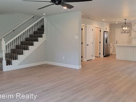 3rd image of 2414 25th St #2414