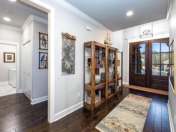 2nd image of 153 Ridgeview Trl