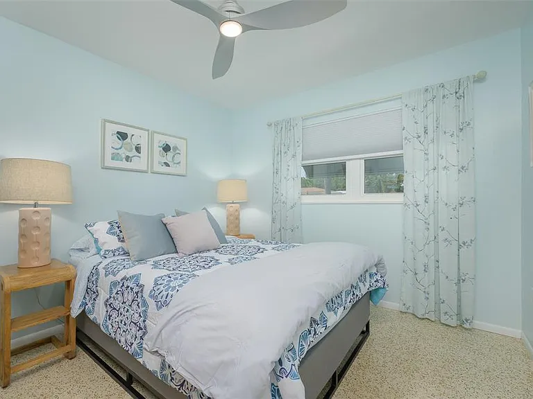 3801 Helene St — Photo 22
