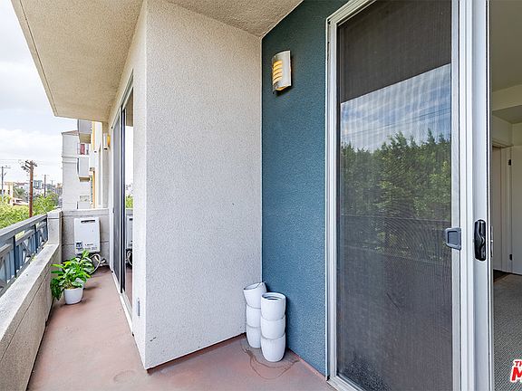 3rd image of 900 S Harvard Blvd APT 401