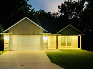 624 W Elm St, Denison, TX 75020