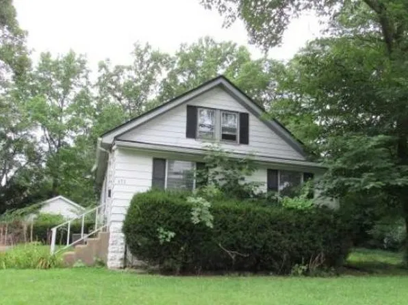 651 N 39th St, Belleville, IL 62226