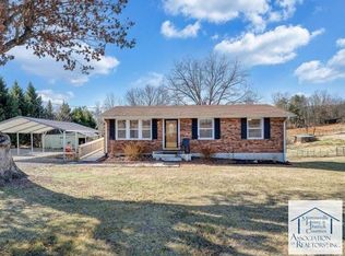 18 Ridgewood Ln, Patrick Springs, VA 24133