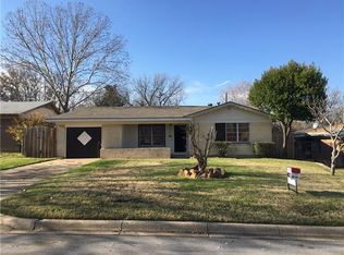 1820 Lucas Dr, Fort Worth, TX 76112