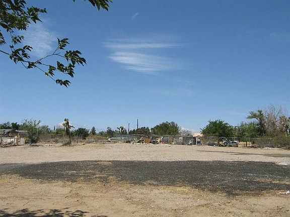 3rd image of 10210 Redlands Ave