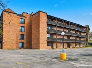 460 N Main St APT N206a, Wauconda, IL 60084