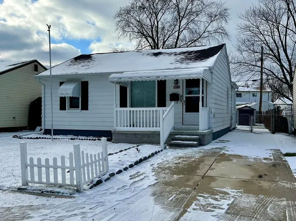 30177 Palmer Blvd, Madison Heights, MI 48071
