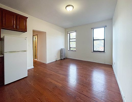 1st image of 116-40 Parklane #D3