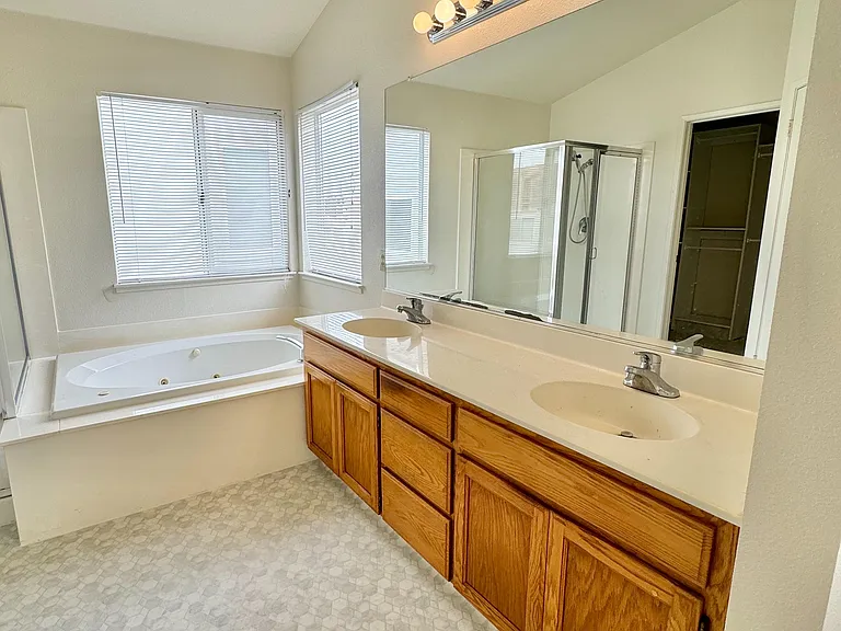 318 Cerro Dr — Photo 21