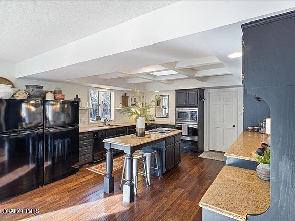 3rd image of 3023 Oak Valley Dr