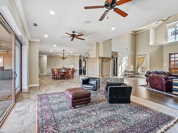 3rd image of 1595 Crouse Ln