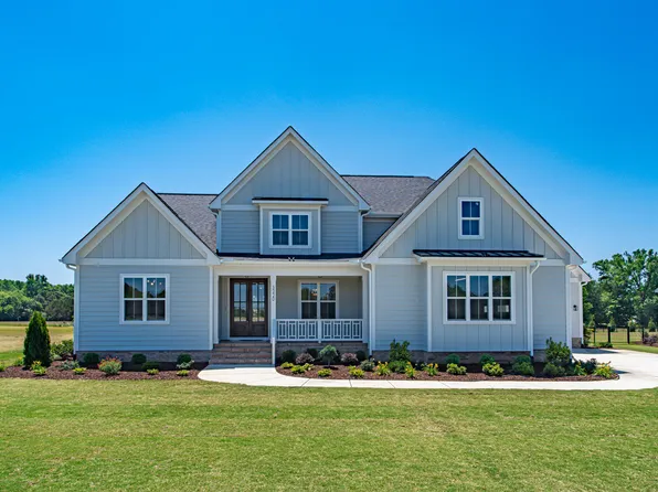 3220 Oakridge River Rd, Fuquay Varina, NC 27526