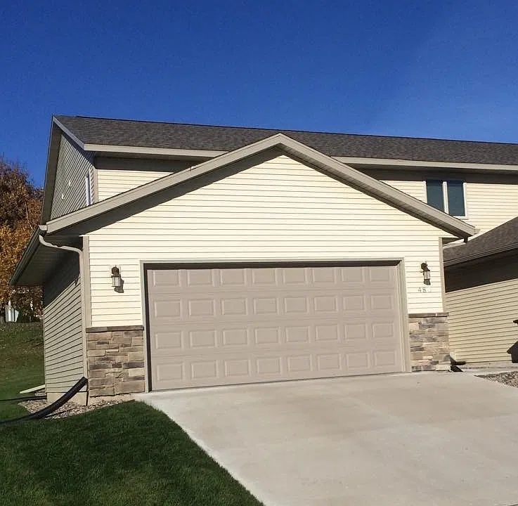 462 Coronado Cir