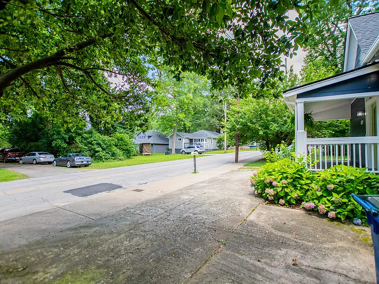 1818 Taylor Ave — Photo 11