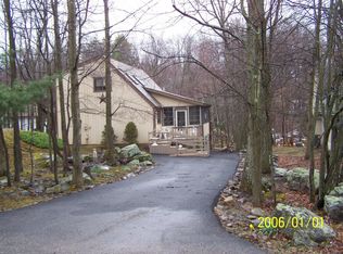 256 Trout Creek Dr, Pocono Lake, PA