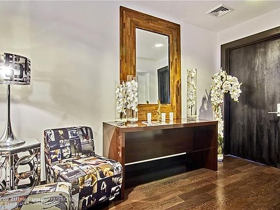 2nd image of 900 Biscayne Blvd APT 6003