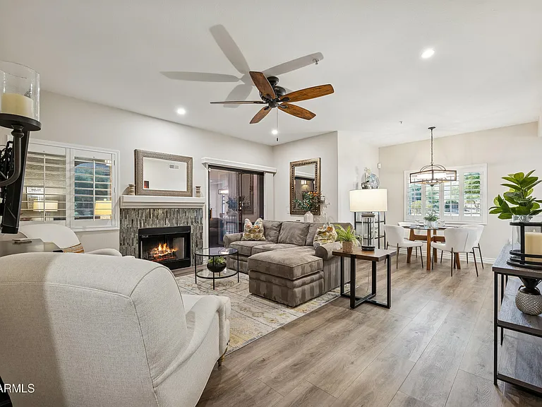 15050 N Thompson Peak Pkwy #1040 — Photo 2
