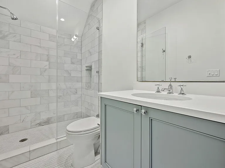 2518 Sutherland St — Photo 19