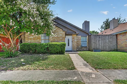 2324 Markland St Photo 1