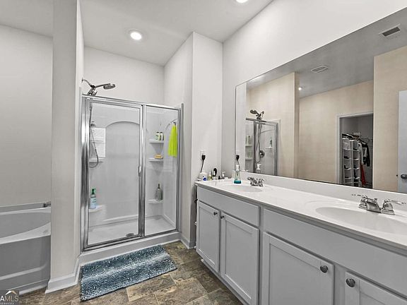 4th image of 120 Echo Ct