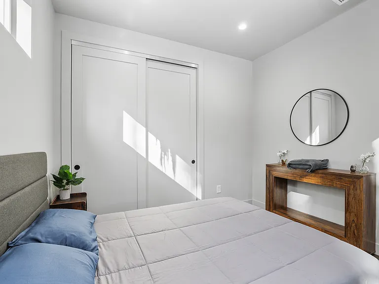 2612 Elwood Ave — Photo 9