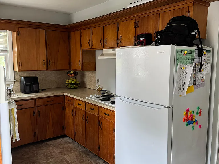 1439 Crawford Ave — Photo 7