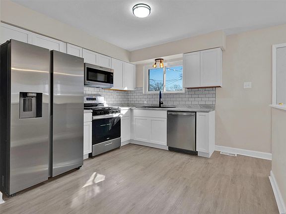 4th image of 8008 Milan Ave